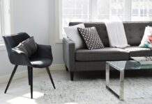 Unieke stoelen in huis